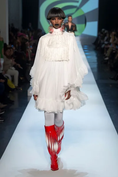 Look 27